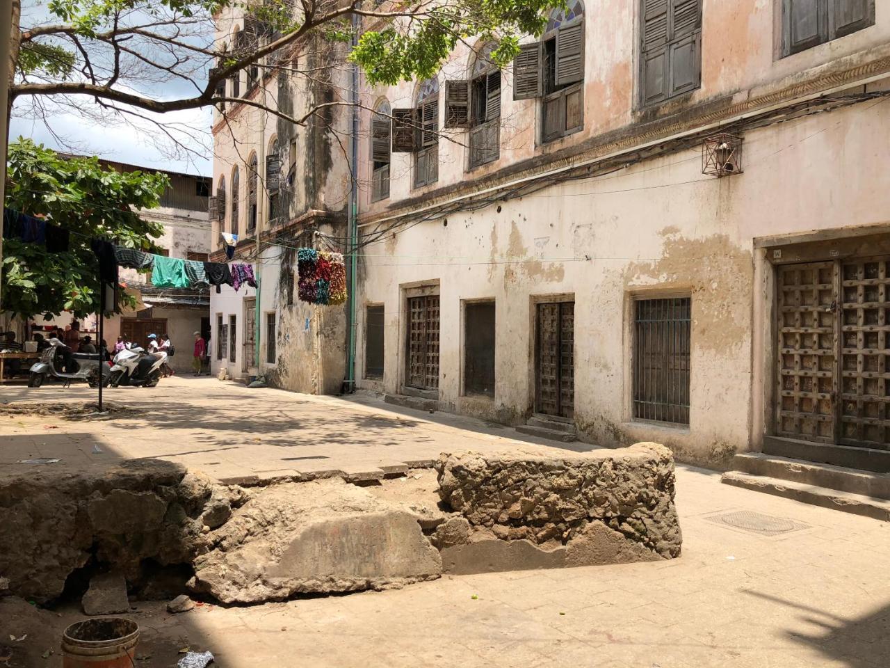 Bottoms Up Hostel Zanzibar Exterior photo