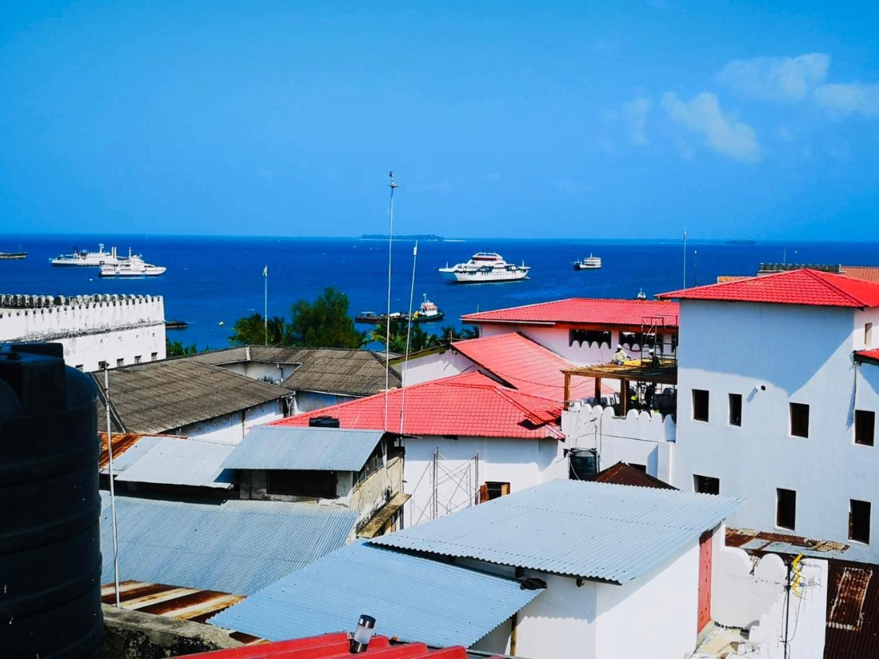 Bottoms Up Hostel Zanzibar Exterior photo