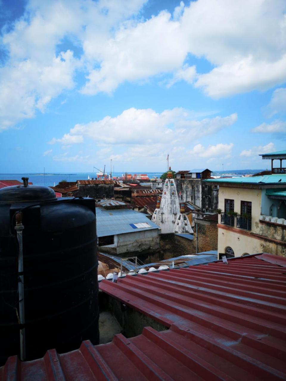 Bottoms Up Hostel Zanzibar Exterior photo